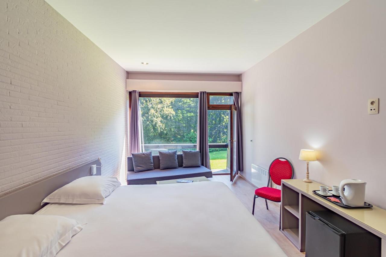 Les Rhodos Hotell Chevetogne Eksteriør bilde